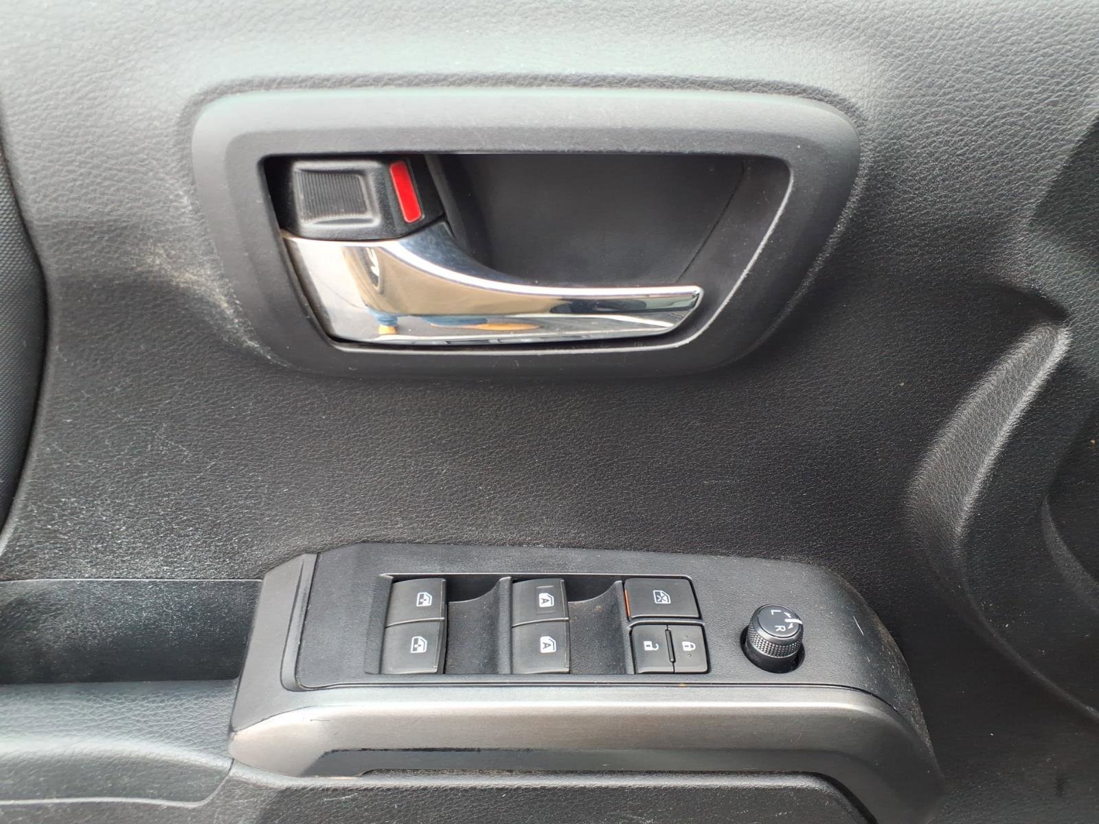 Used 2021 Toyota Tacoma TRD Sport w/ Technology Package image 21