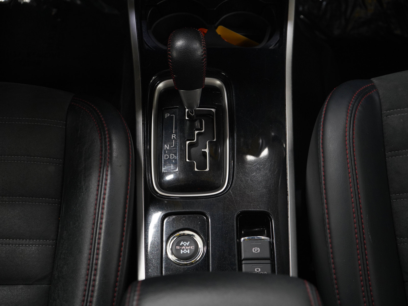 Used 2020 Mitsubishi Outlander LE AWD/4WD image 16