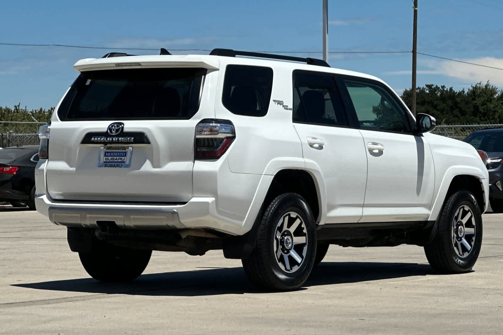 Used 2022 Toyota 4Runner TRD Off-Road Premium AWD/4WD image 3