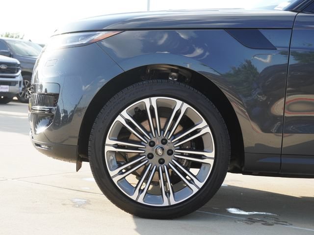 Used 2024 Land Rover Range Rover Sport SE AWD/4WD image 5