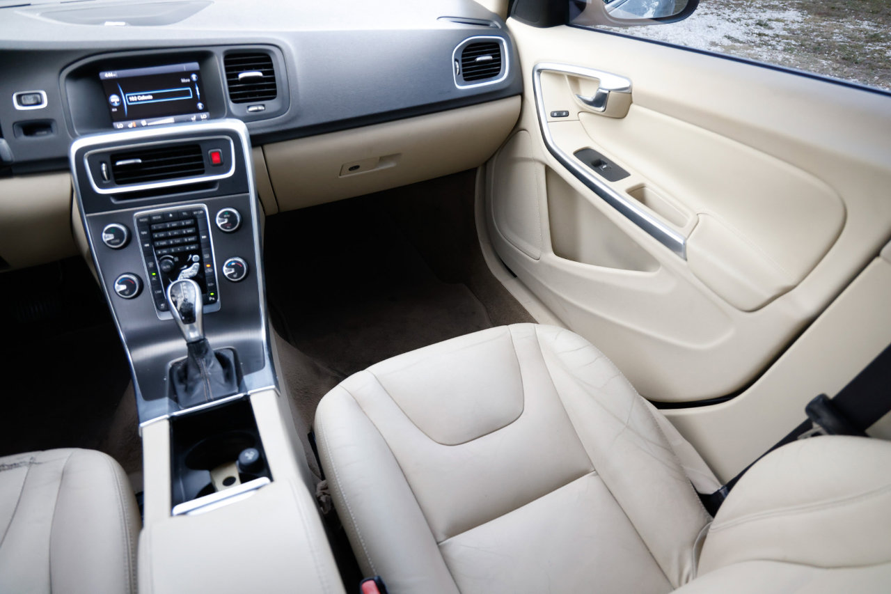 Used 2015 Volvo S60 T5 Platinum image 22