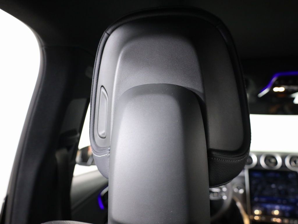 Used 2024 Mercedes-Benz GLC 300 4MATIC image 40