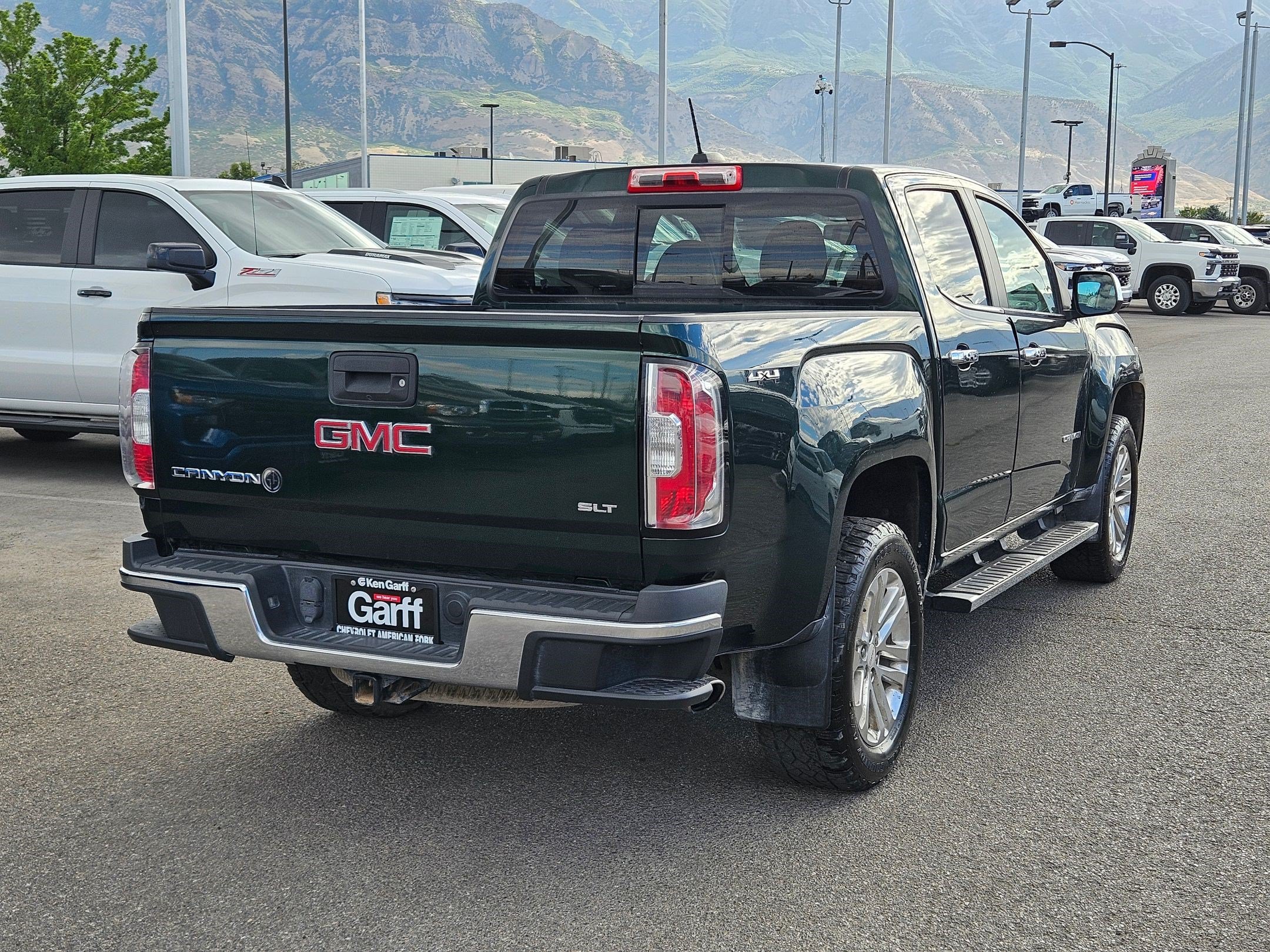 Used 2015 GMC Canyon SLT w/ Driver Alert Package AWD/4WD image 3