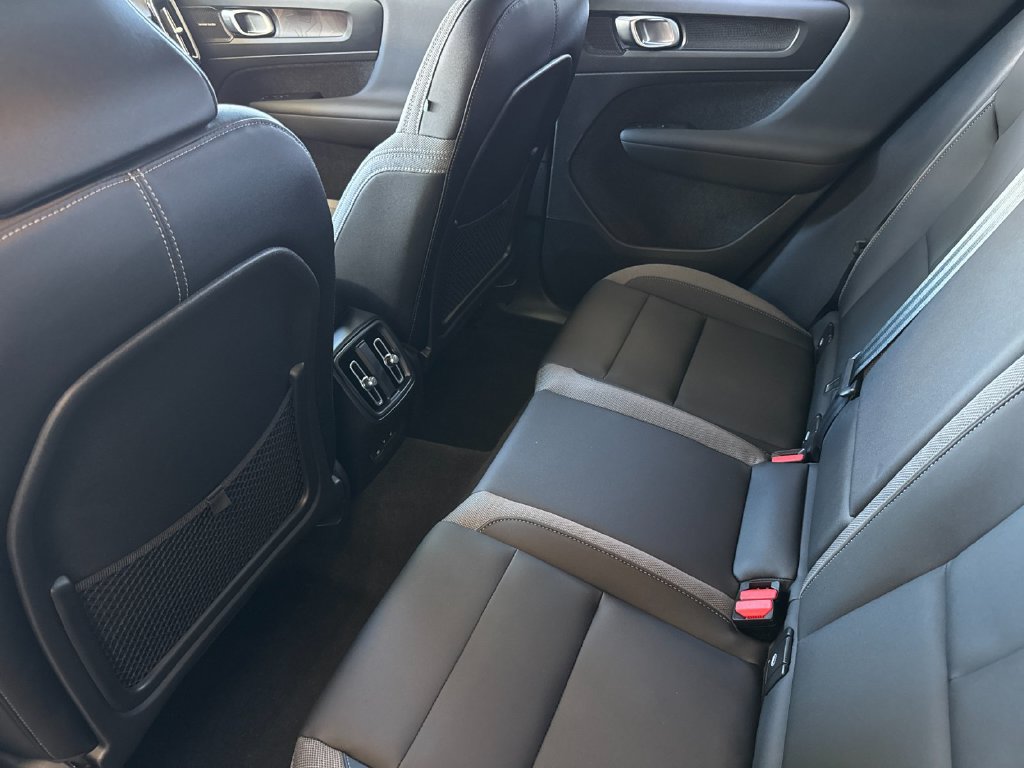 Certified 2023 Volvo XC40 Recharge Ultimate AWD/4WD image 11