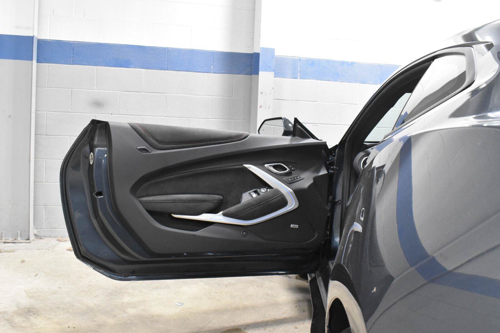 Used 2022 Chevrolet Camaro ZL1 RWD image 6