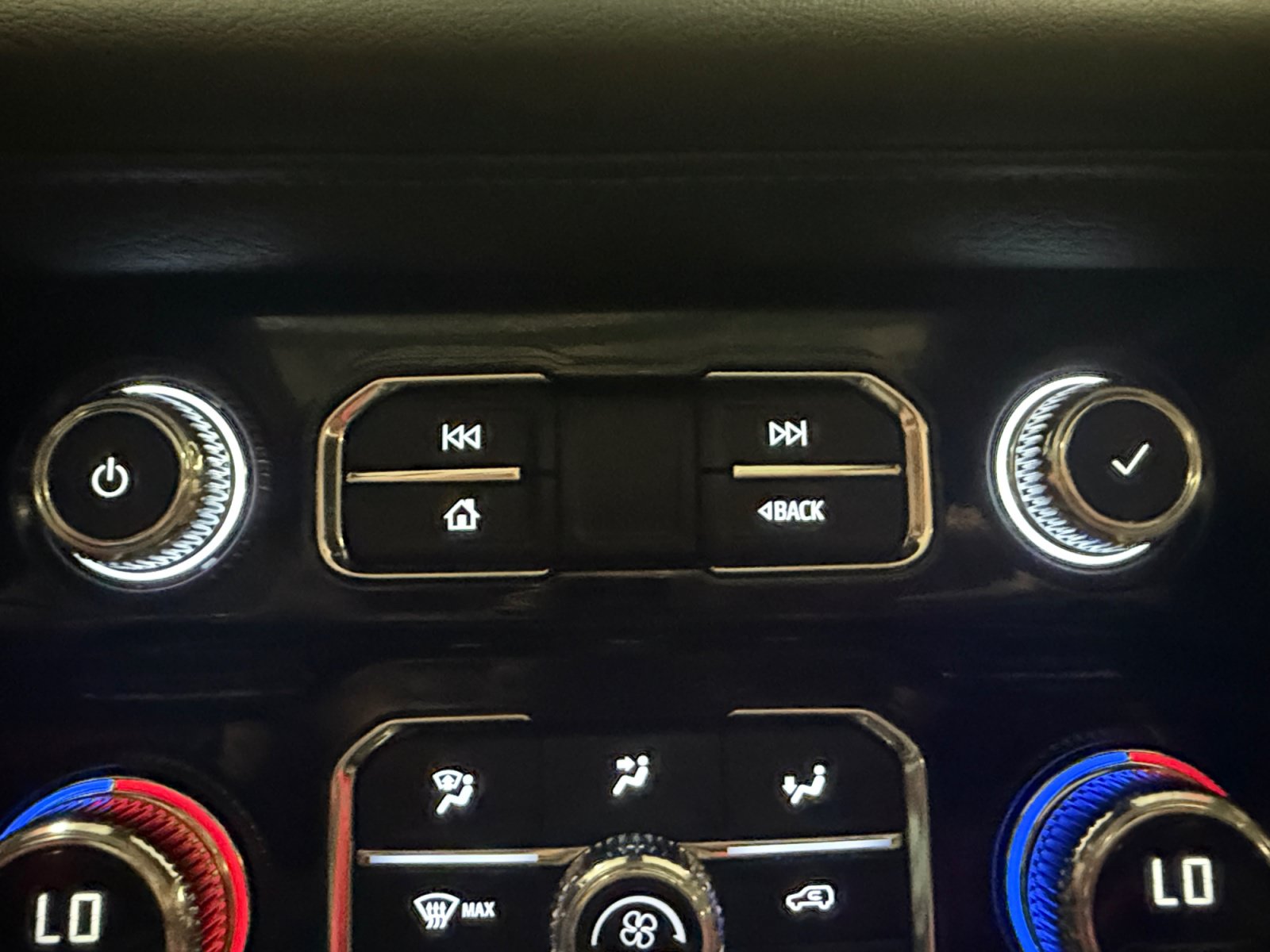 Used 2024 GMC Yukon XL Denali w/ Advanced Technology Package RWD image 31