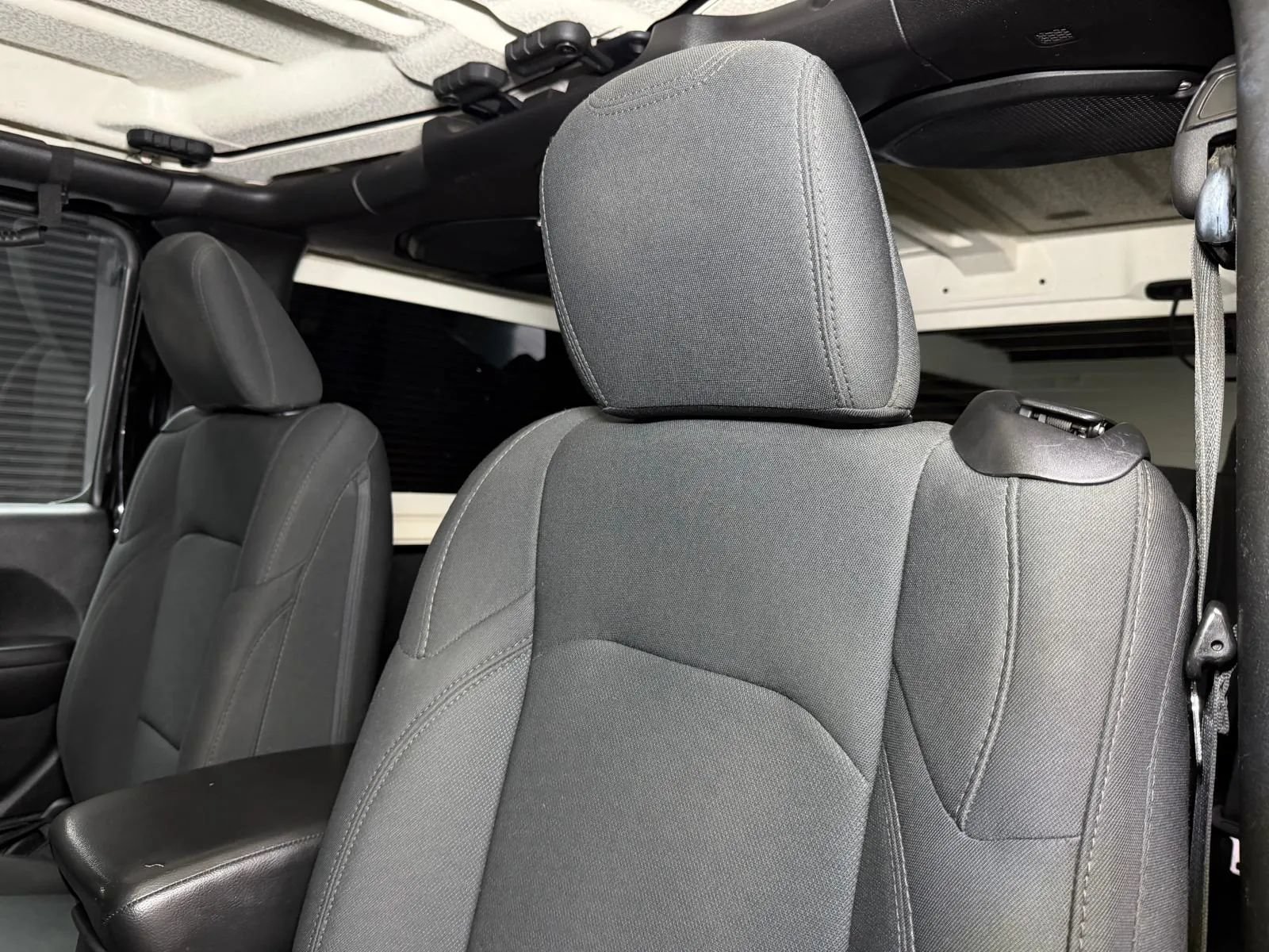 Used 2018 Jeep Wrangler Sport AWD/4WD image 22