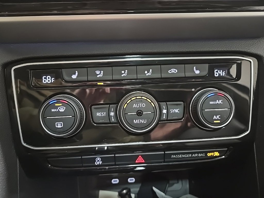 Used 2023 Volkswagen Atlas SEL R-Line image 10