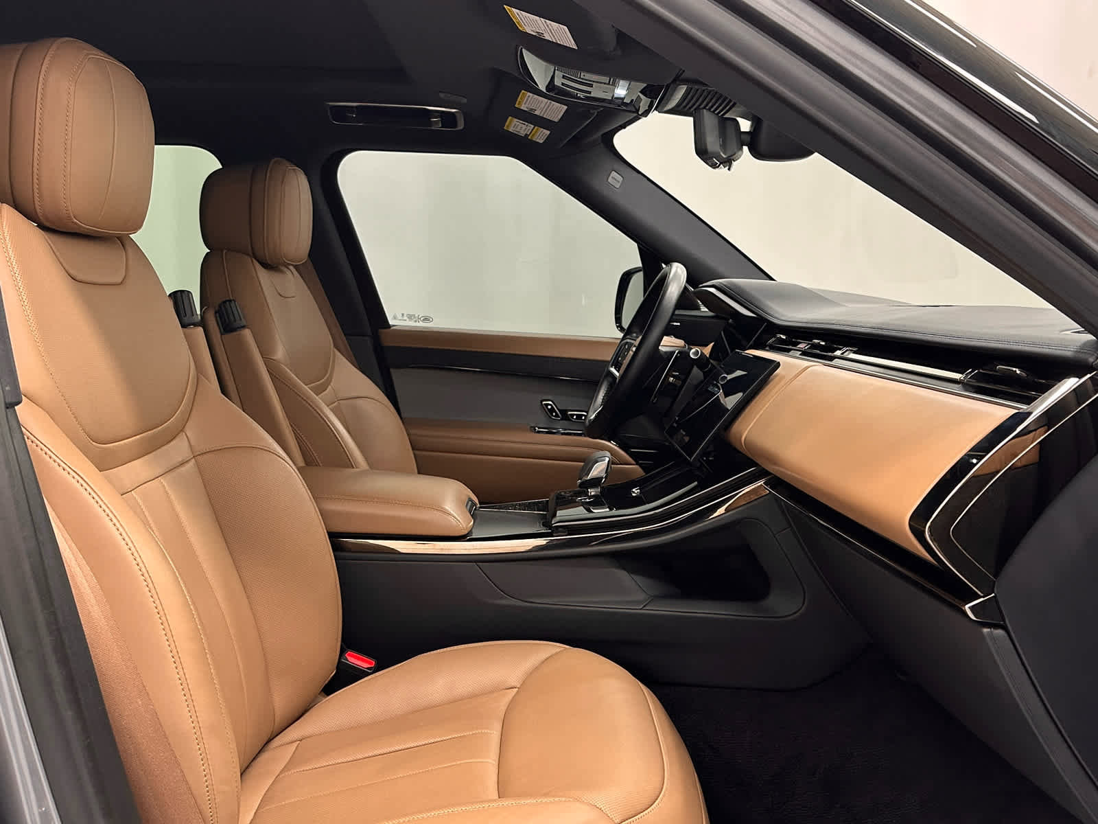 Used 2024 Land Rover Range Rover Sport SE image 17