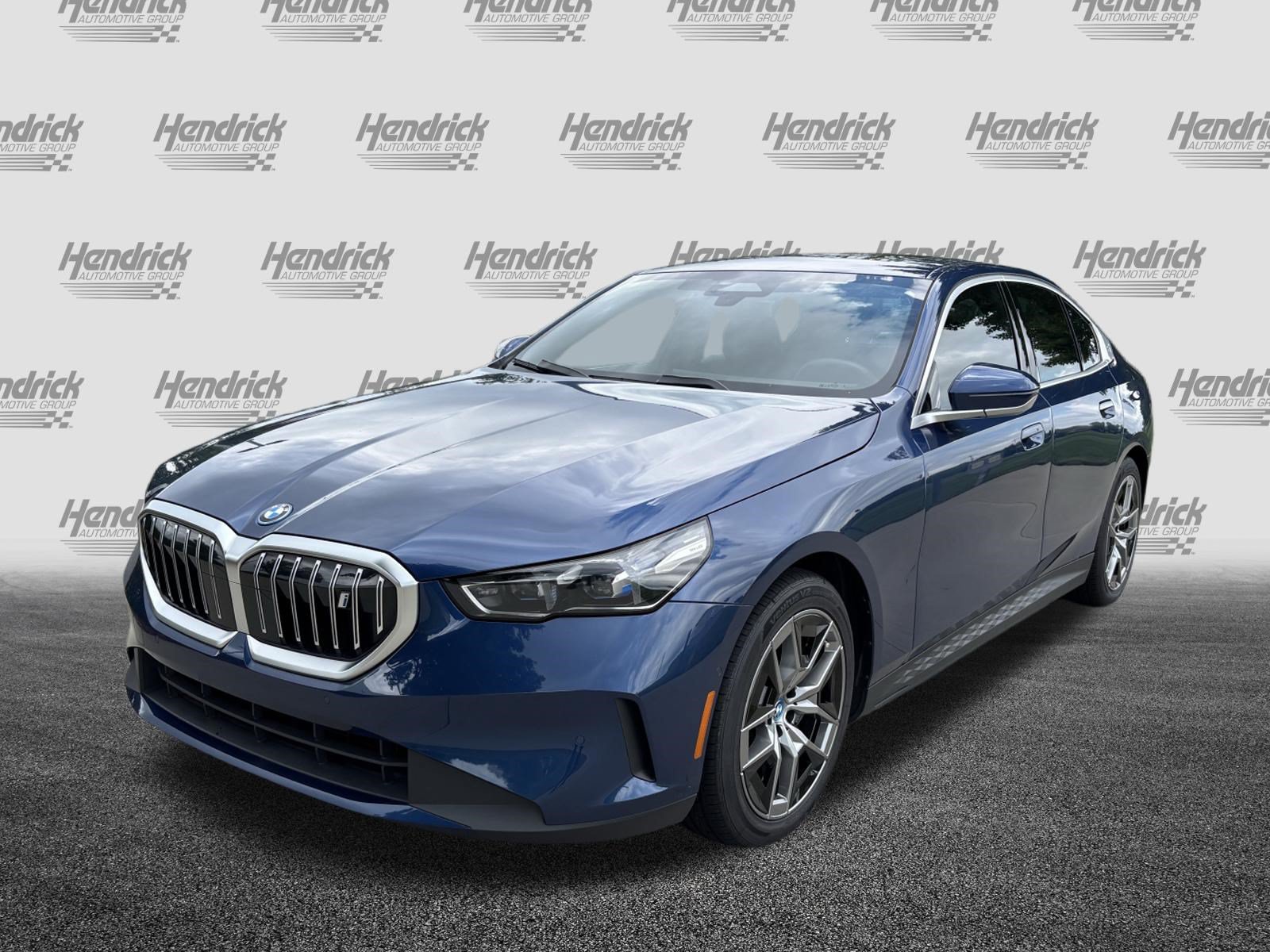 Used 2024 BMW i5 eDrive40i w/ Convenience Package RWD image 5