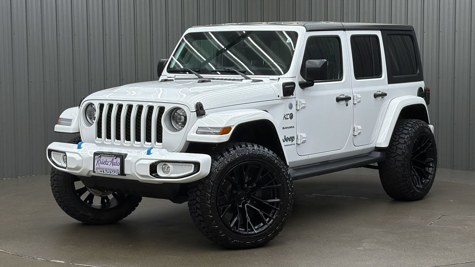 Used 2023 Jeep Wrangler Unlimited Sahara w/ Cold Weather Group AWD/4WD video 1