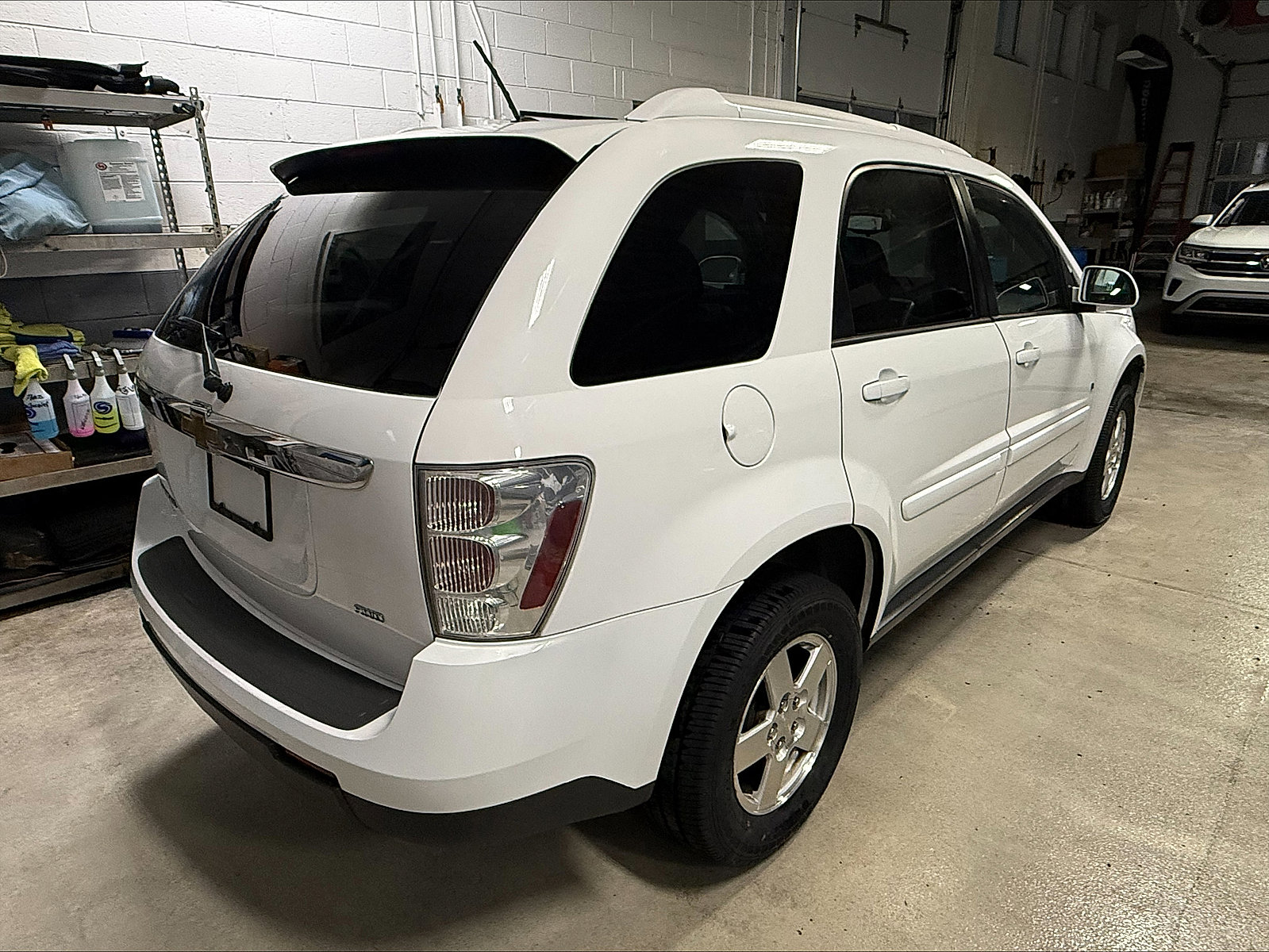 Used 2009 Chevrolet Equinox LT image 2