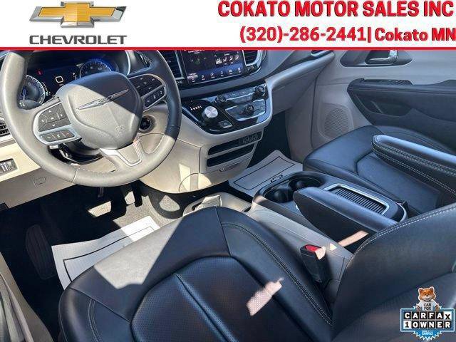 Used 2024 Chrysler Pacifica Touring-L FWD image 17