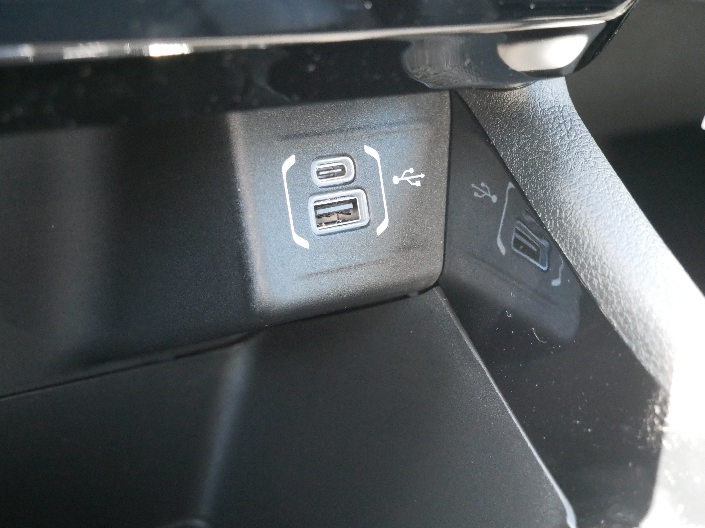 New 2026 Jeep Compass Latitude AWD/4WD image 16