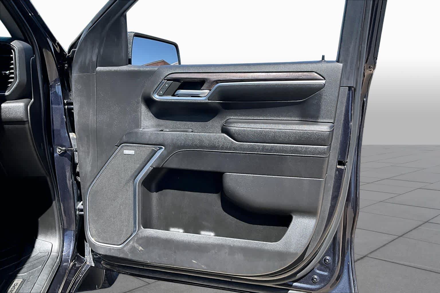 Used 2023 Chevrolet Silverado 1500 LTZ RWD image 22
