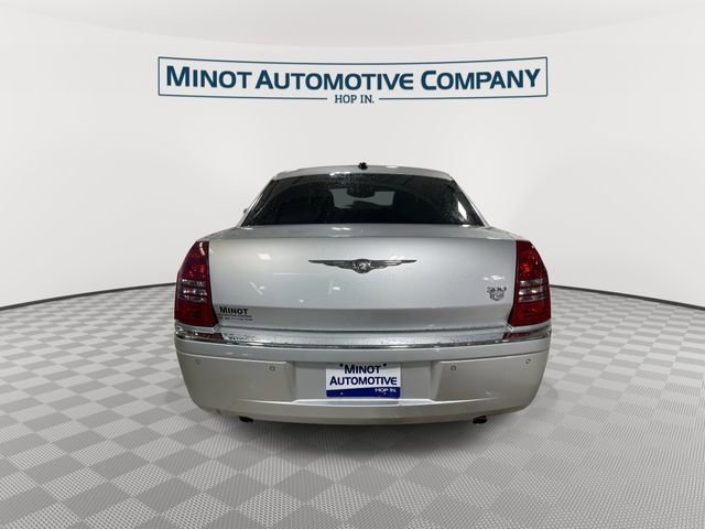 Used 2005 Chrysler 300 C w/ Protection Group II RWD image 7