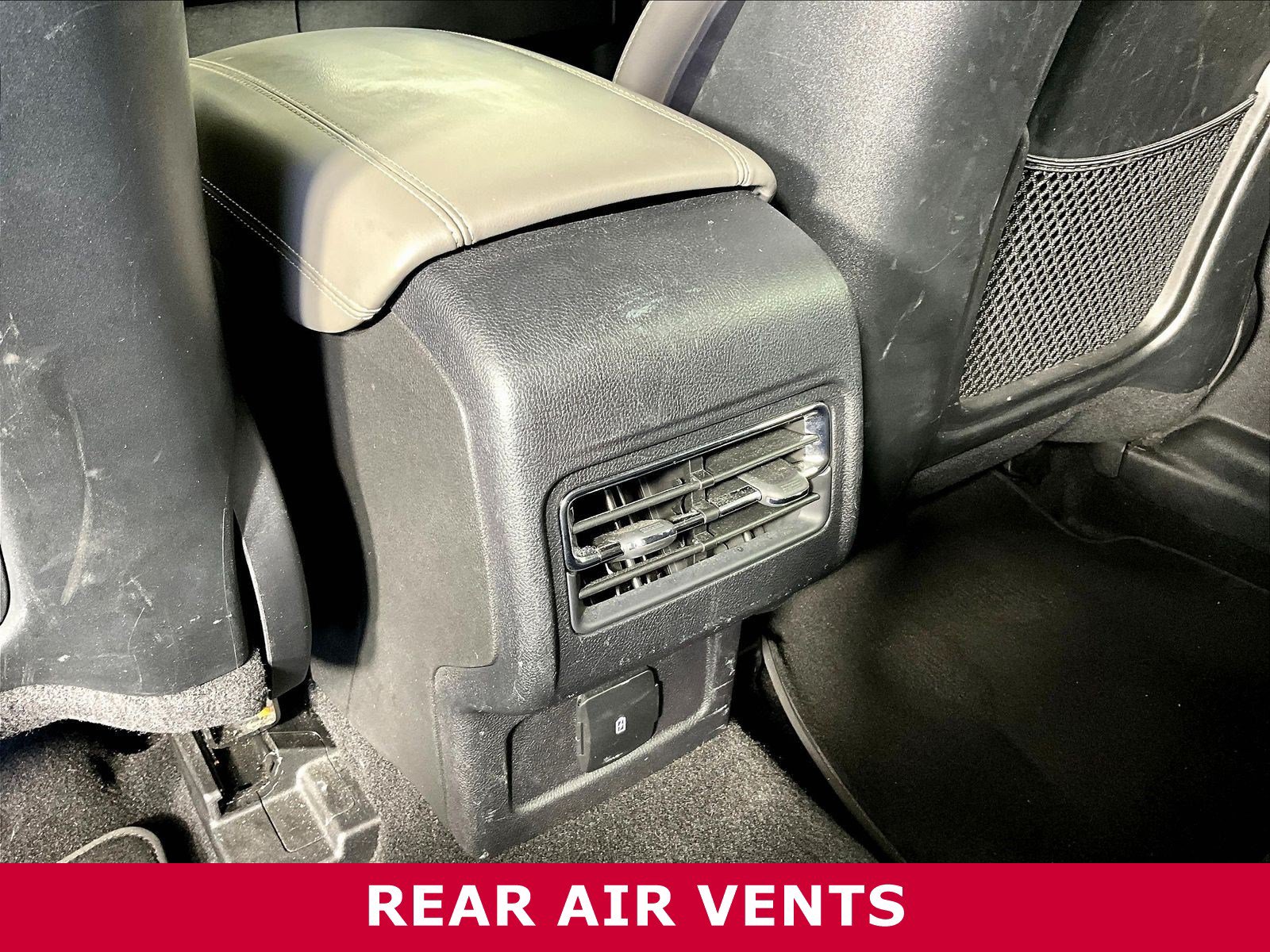 Used 2024 Lincoln Corsair FWD image 10