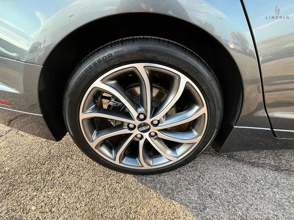 Used 2019 Lincoln MKZ Reserve w/ Reserve Plus Package FWD image 19