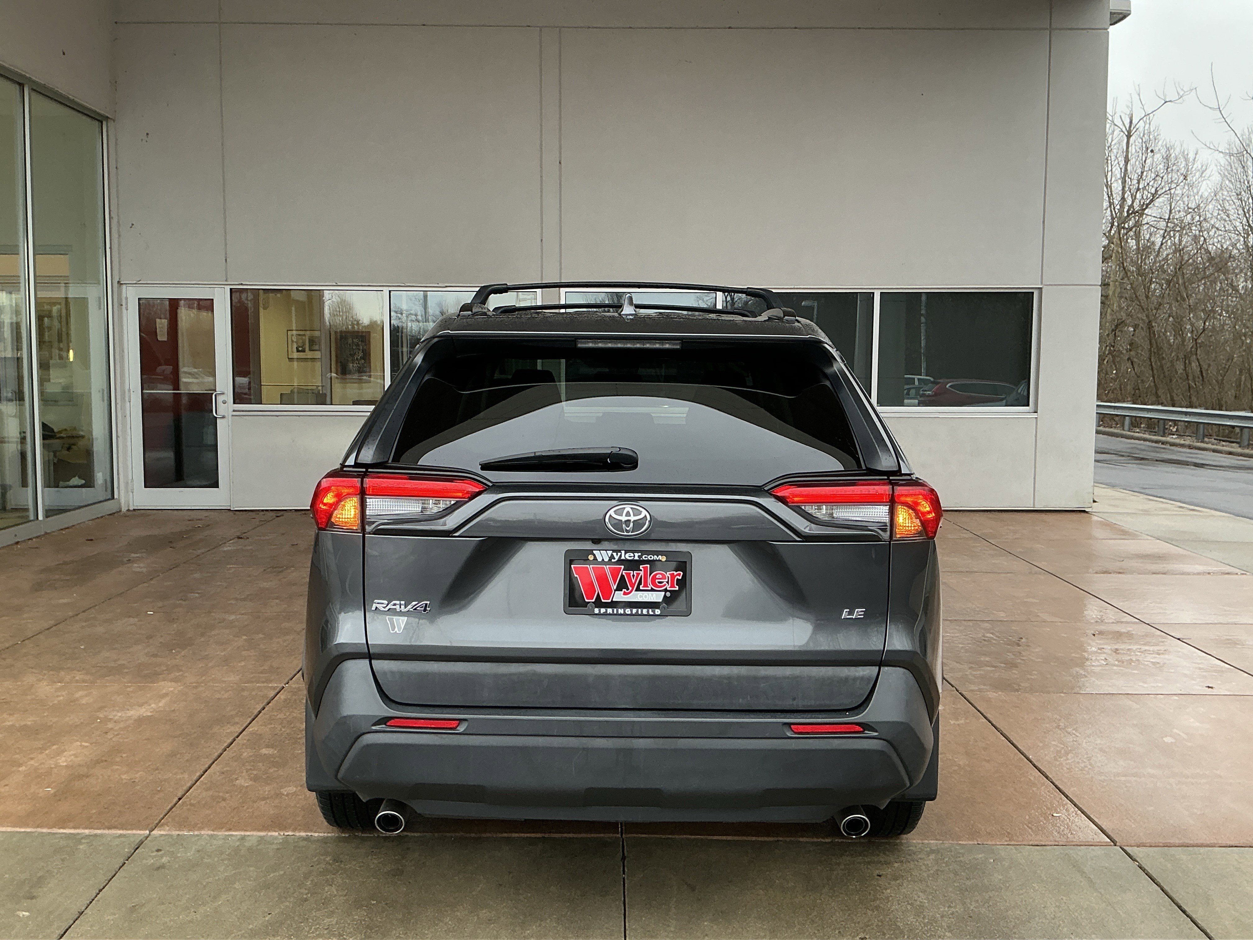 Used 2020 Toyota RAV4 LE image 21