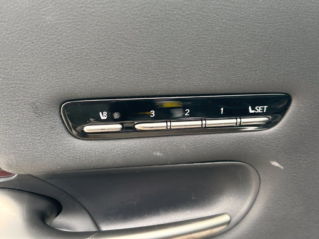 Used 2020 Lexus LS 500 w/ Interior Upgrade Package RWD image 25