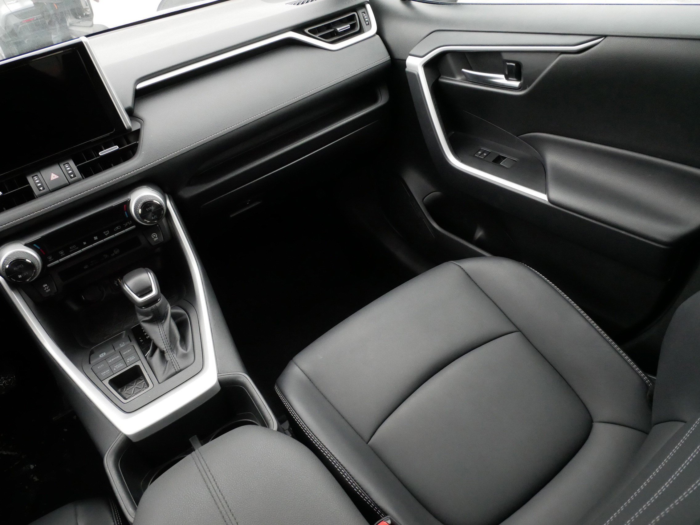 Certified 2025 Toyota RAV4 XLE Premium image 11