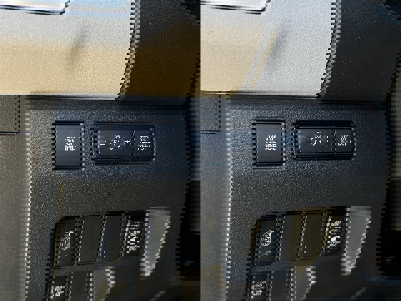 Certified 2025 Nissan Frontier SV w/ SV Convenience Package image 17