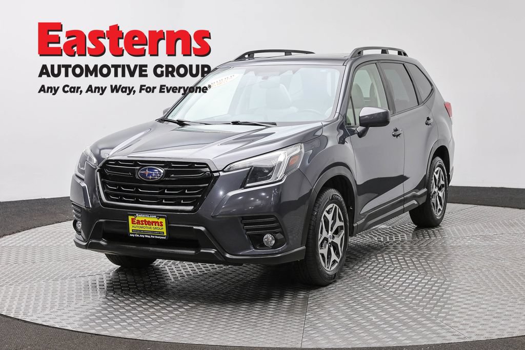 Used 2023 Subaru Forester Premium AWD/4WD image 1