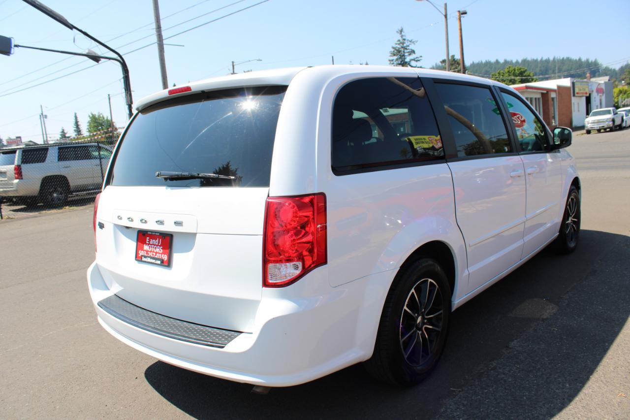 Used 2016 Dodge Grand Caravan SXT FWD image 6