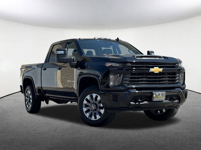 Used 2024 Chevrolet Silverado 2500 Custom image 2