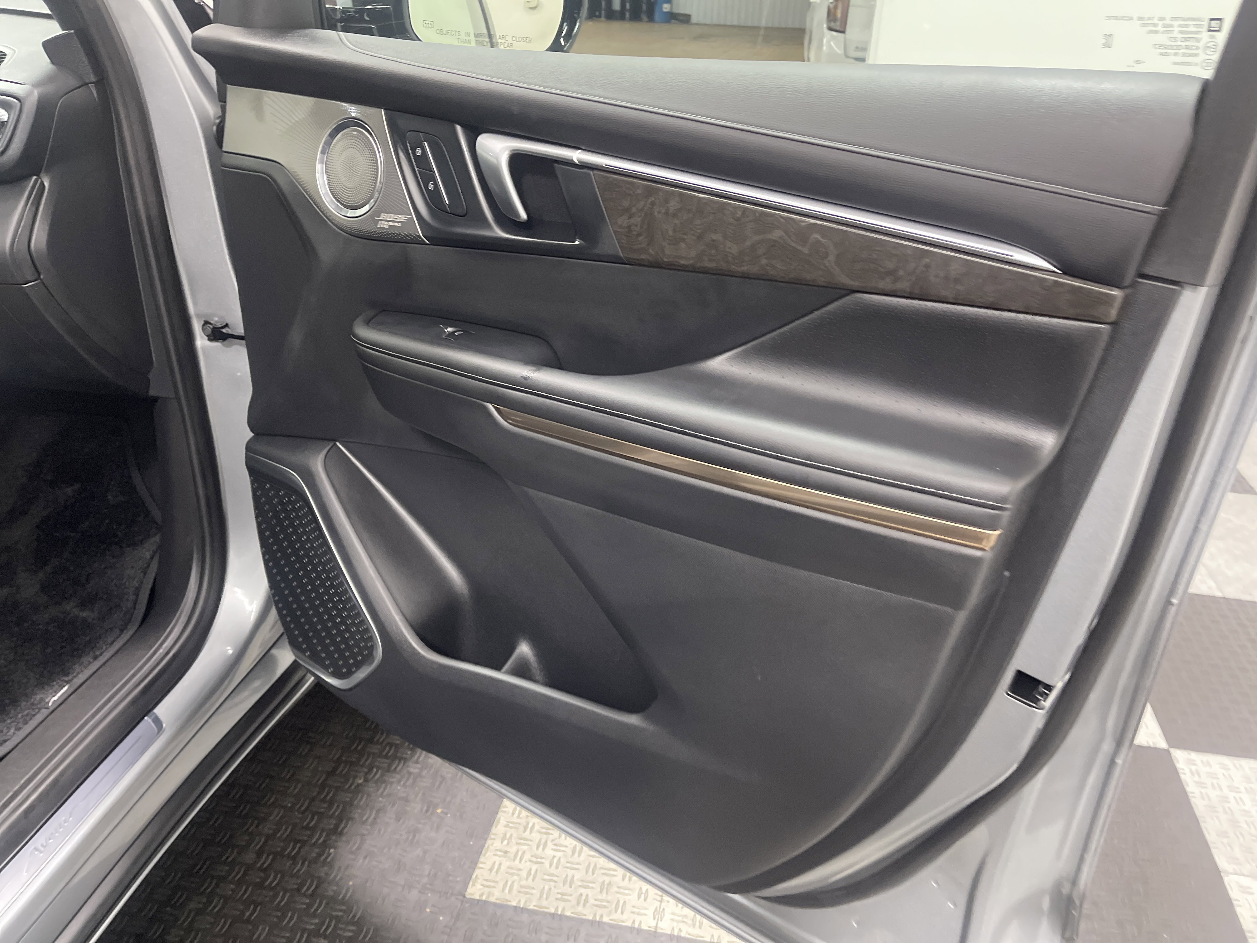 Used 2026 Buick Enclave Avenir image 25