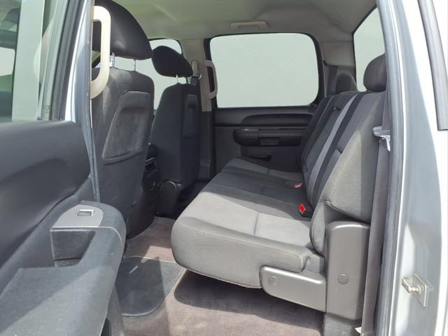 Used 2010 Chevrolet Silverado 2500 LT w/ Interior Plus Package AWD/4WD image 15