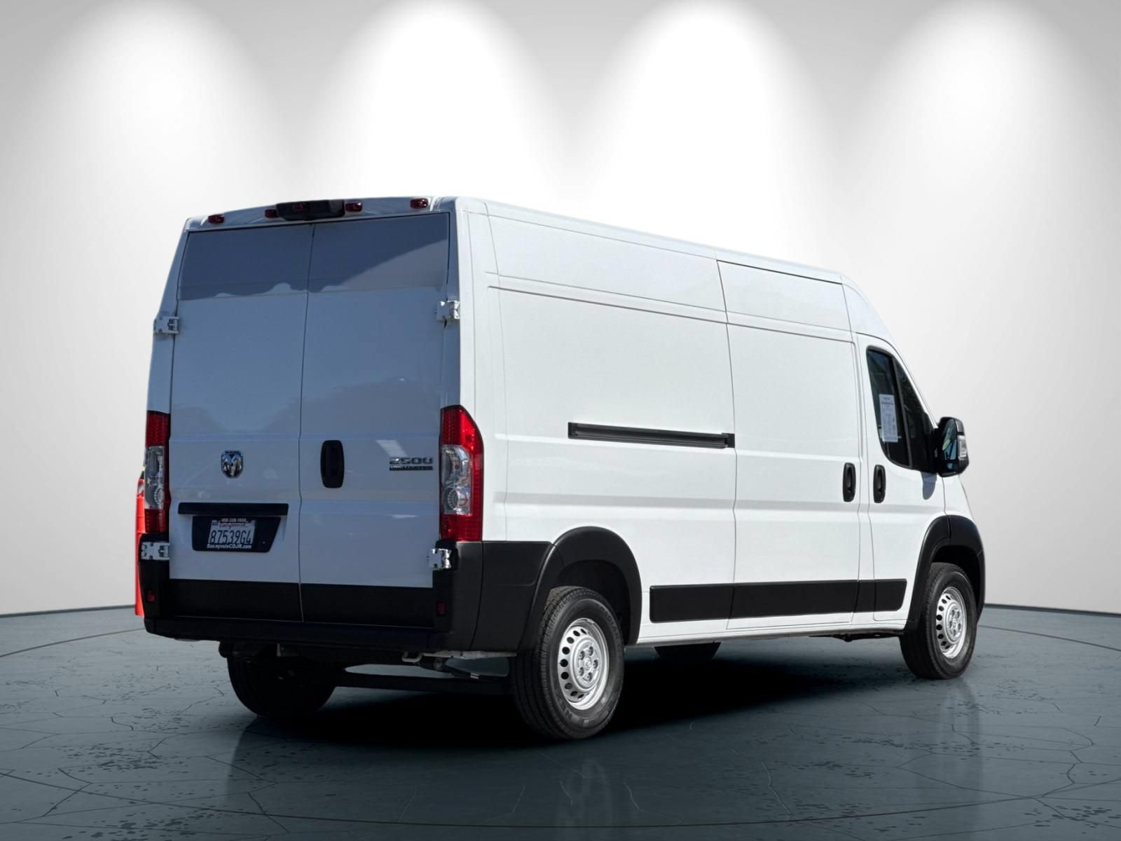 Used 2026 RAM ProMaster 2500 w/ Convenience Group FWD image 4