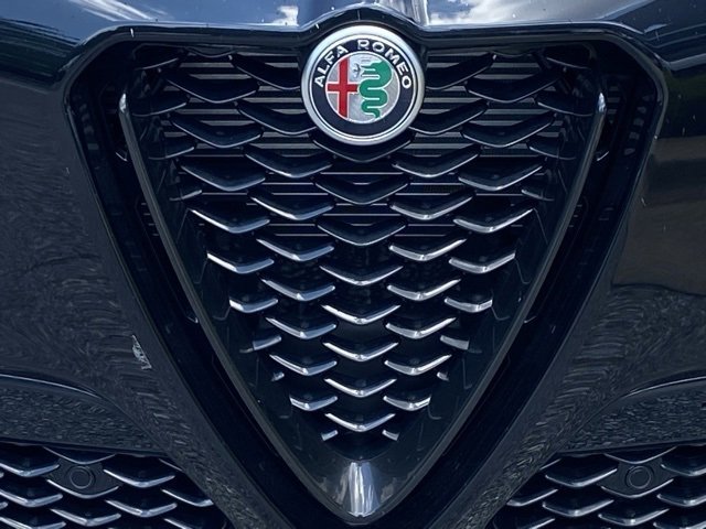 New 2025 Alfa Romeo Stelvio Sprint image 11