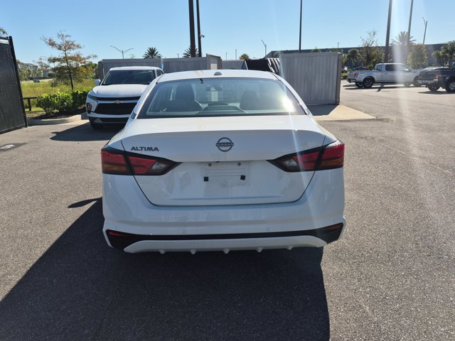 Used 2025 Nissan Altima 2.5 SV FWD image 6