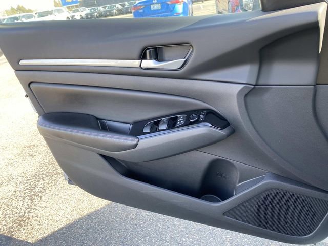 Used 2024 Nissan Altima 2.5 SR w/ SR Premium Package image 21