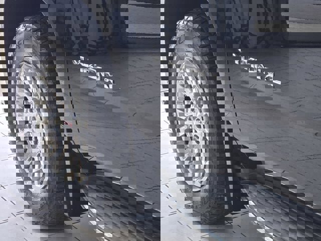 Used 2015 GMC Yukon XL SLT w/ Open Road Package image 16