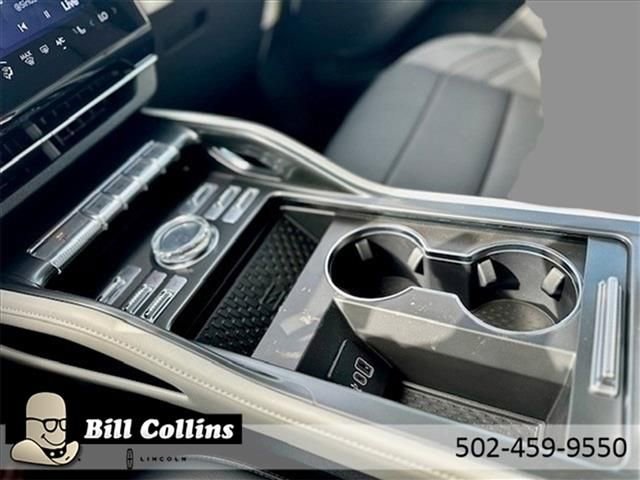 New 2024 Lincoln Nautilus Premier image 20