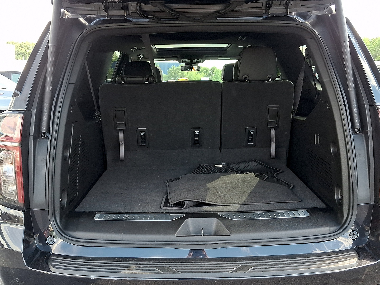 Certified 2023 Chevrolet Suburban RST AWD/4WD image 29