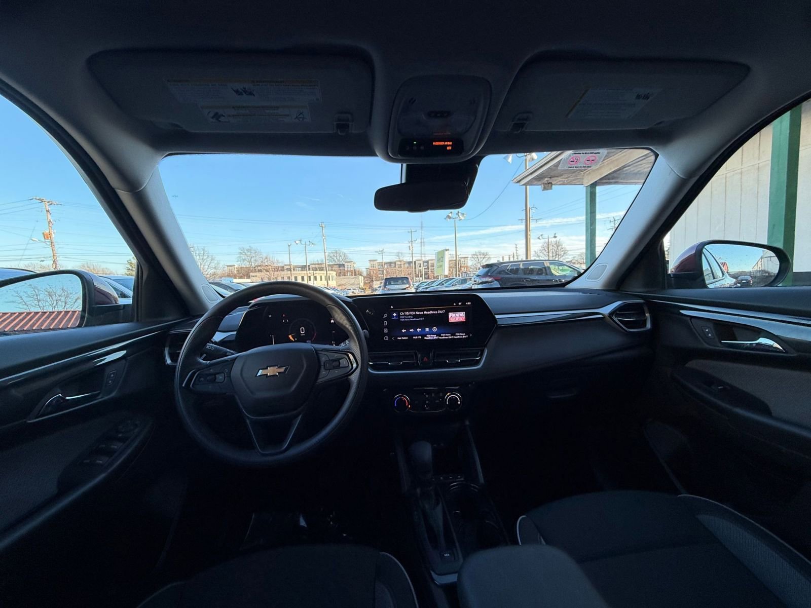 Used 2025 Chevrolet TrailBlazer LT FWD image 32