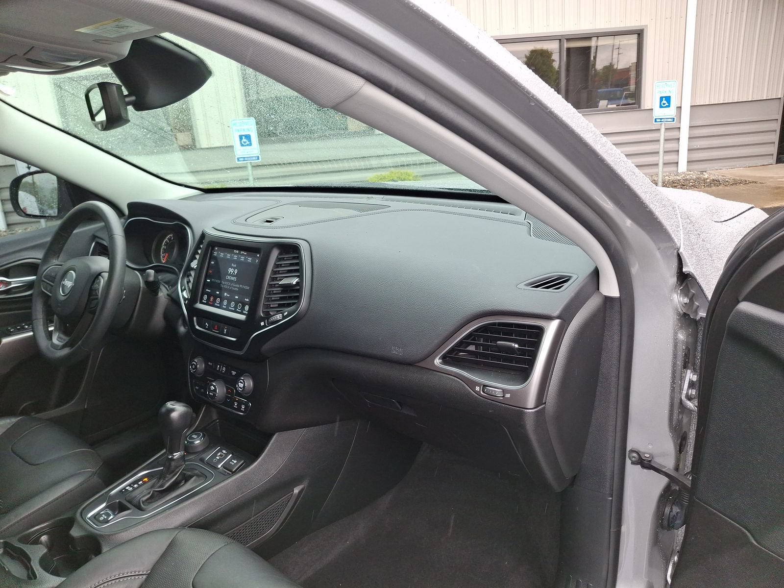 Certified 2021 Jeep Cherokee Latitude Lux w/ Comfort/Convenience Group AWD/4WD image 19