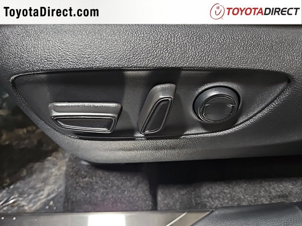 New 2026 Toyota Highlander Platinum AWD/4WD image 12