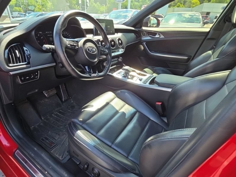 Used 2018 Kia Stinger GT2 AWD/4WD image 9