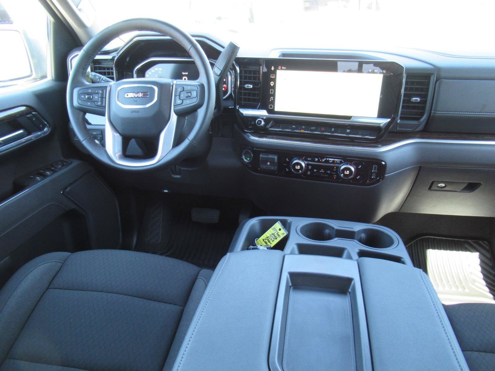 Used 2026 GMC Sierra 1500 SLE w/ Preferred Package AWD/4WD image 13
