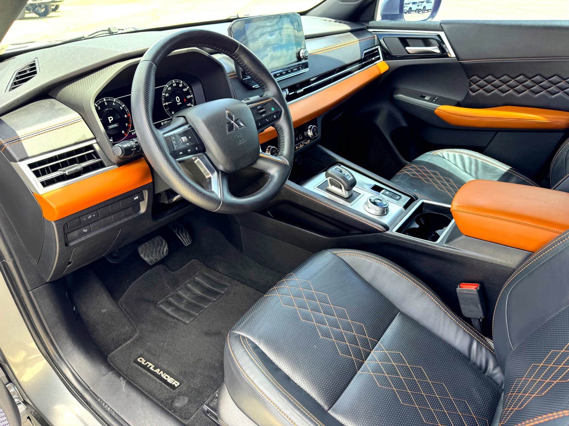 Used 2022 Mitsubishi Outlander SEL image 11