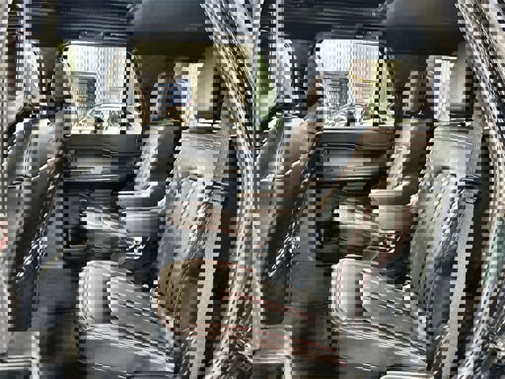 Used 2021 Ford Expedition Limited image 24