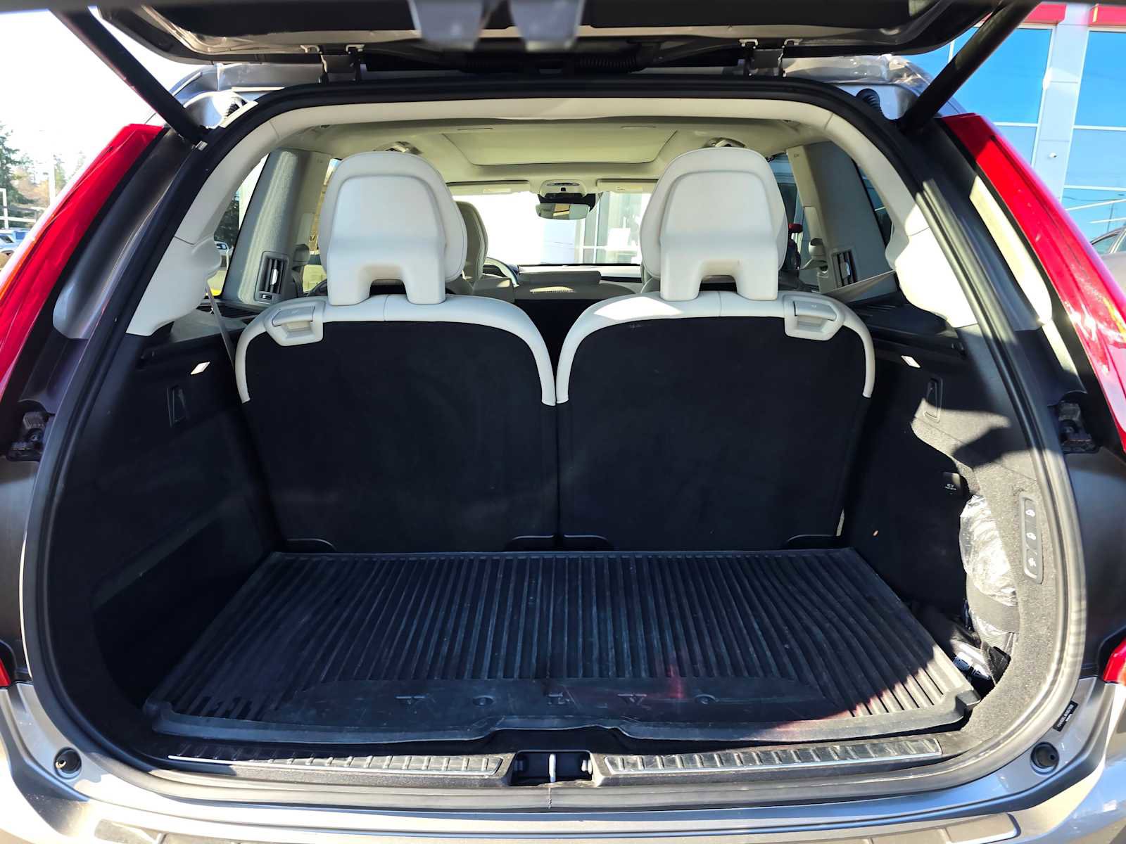 Used 2022 Volvo XC90 T8 Inscription w/ Advanced Package image 14