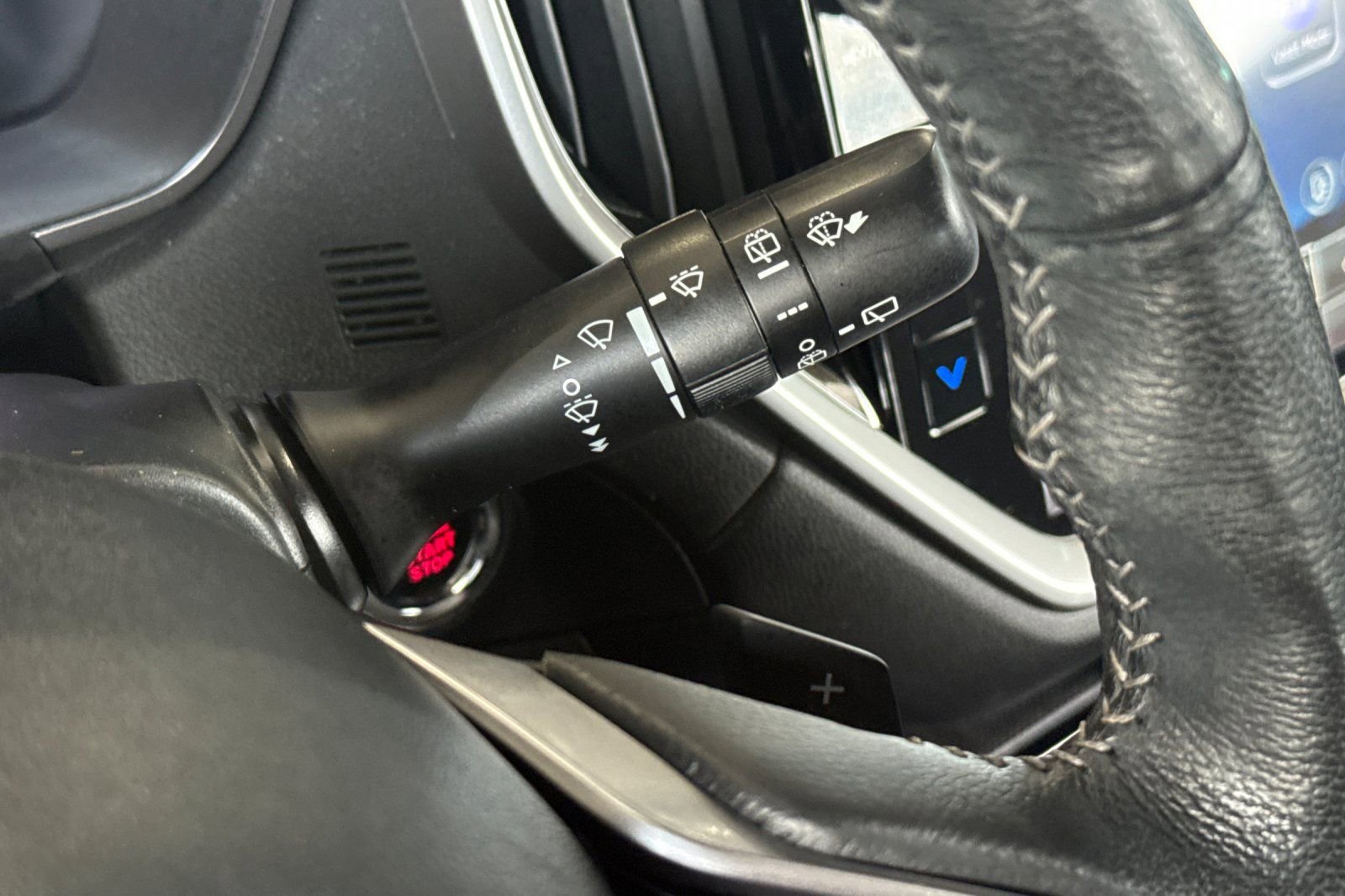 Used 2023 Subaru Ascent Limited AWD/4WD image 38