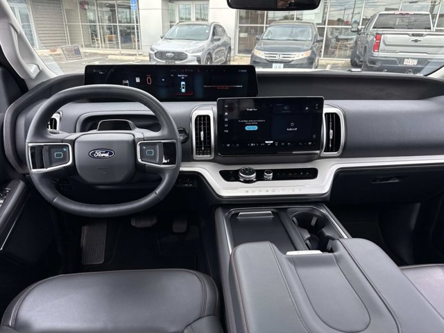 Used 2025 Ford Expedition Active AWD/4WD image 15