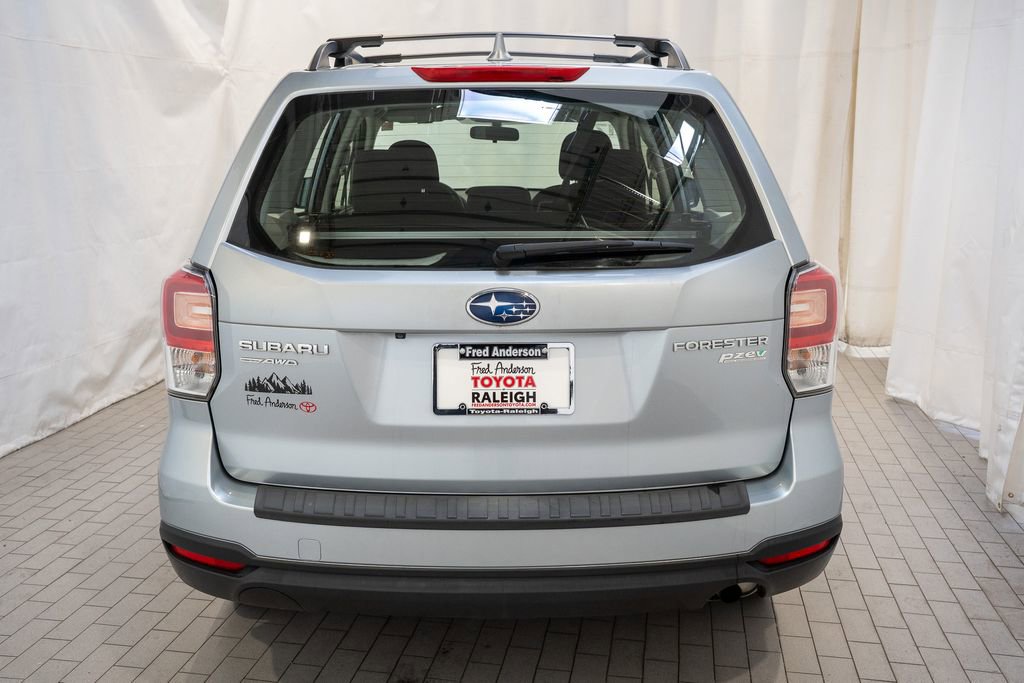 Used 2017 Subaru Forester 2.5i w/ Alloy Wheel Package image 5