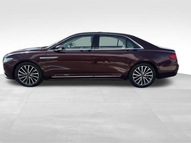 Used 2017 Lincoln Continental Select image 2